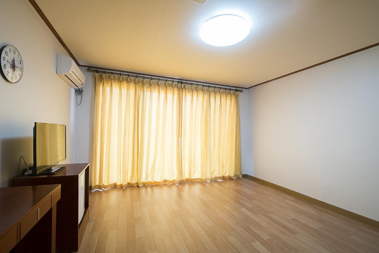 Jeju Youth Hostel Екстериор снимка