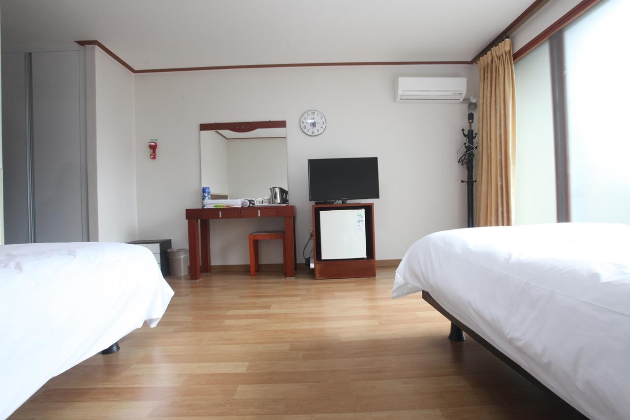 Jeju Youth Hostel Екстериор снимка