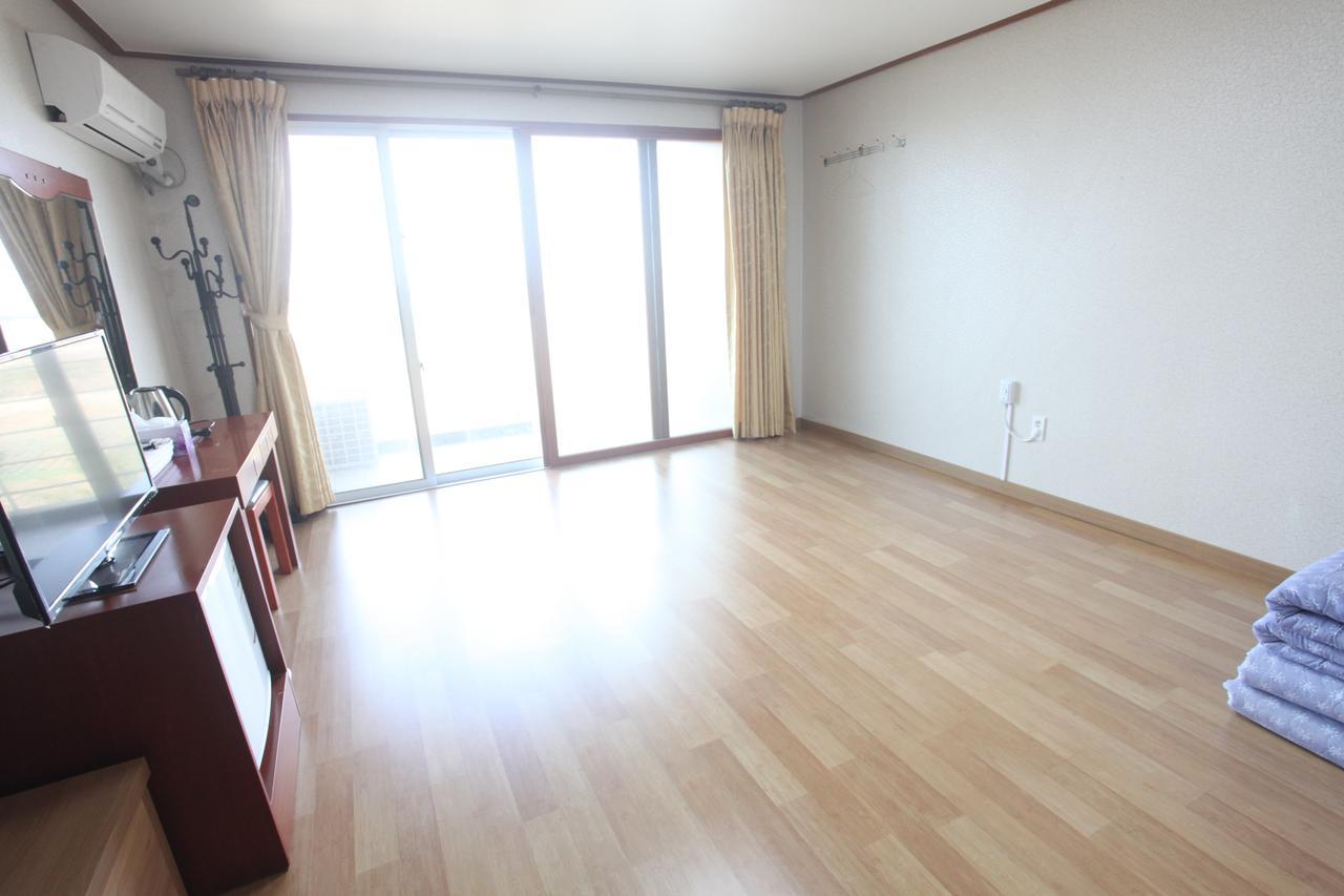 Jeju Youth Hostel Екстериор снимка