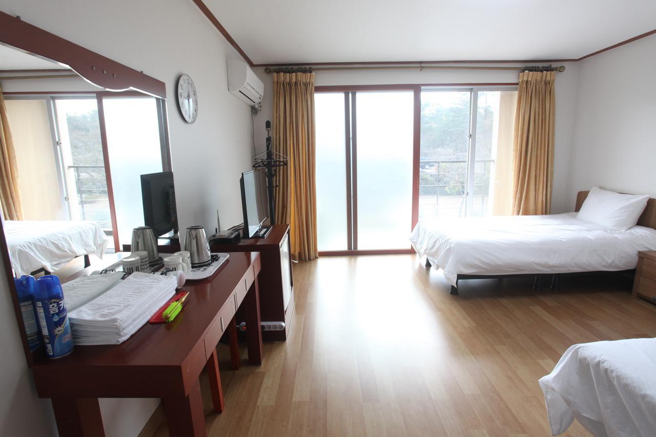 Jeju Youth Hostel Екстериор снимка