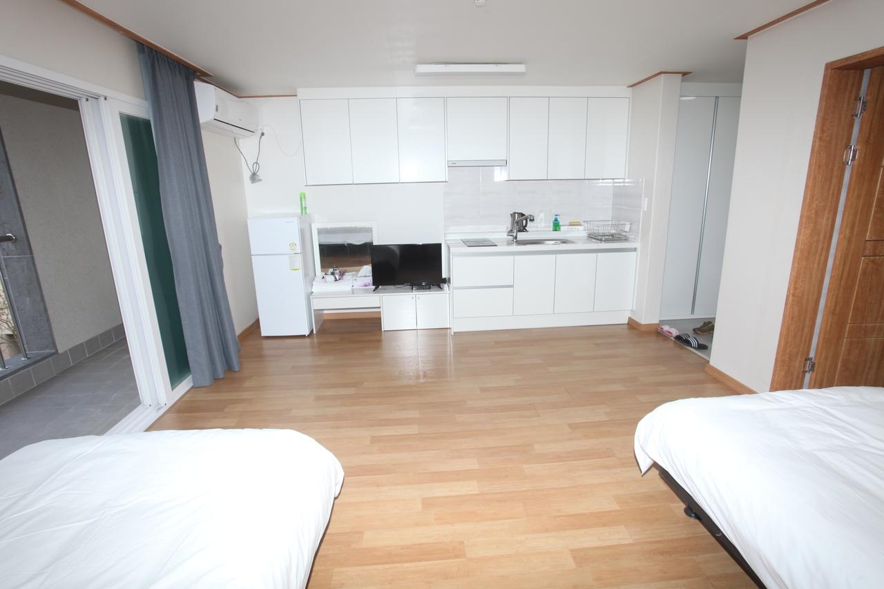 Jeju Youth Hostel Екстериор снимка