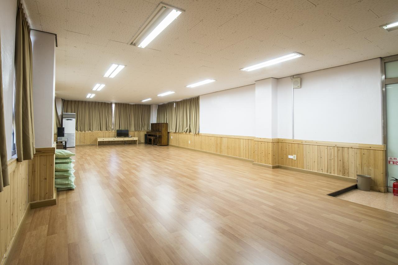 Jeju Youth Hostel Екстериор снимка